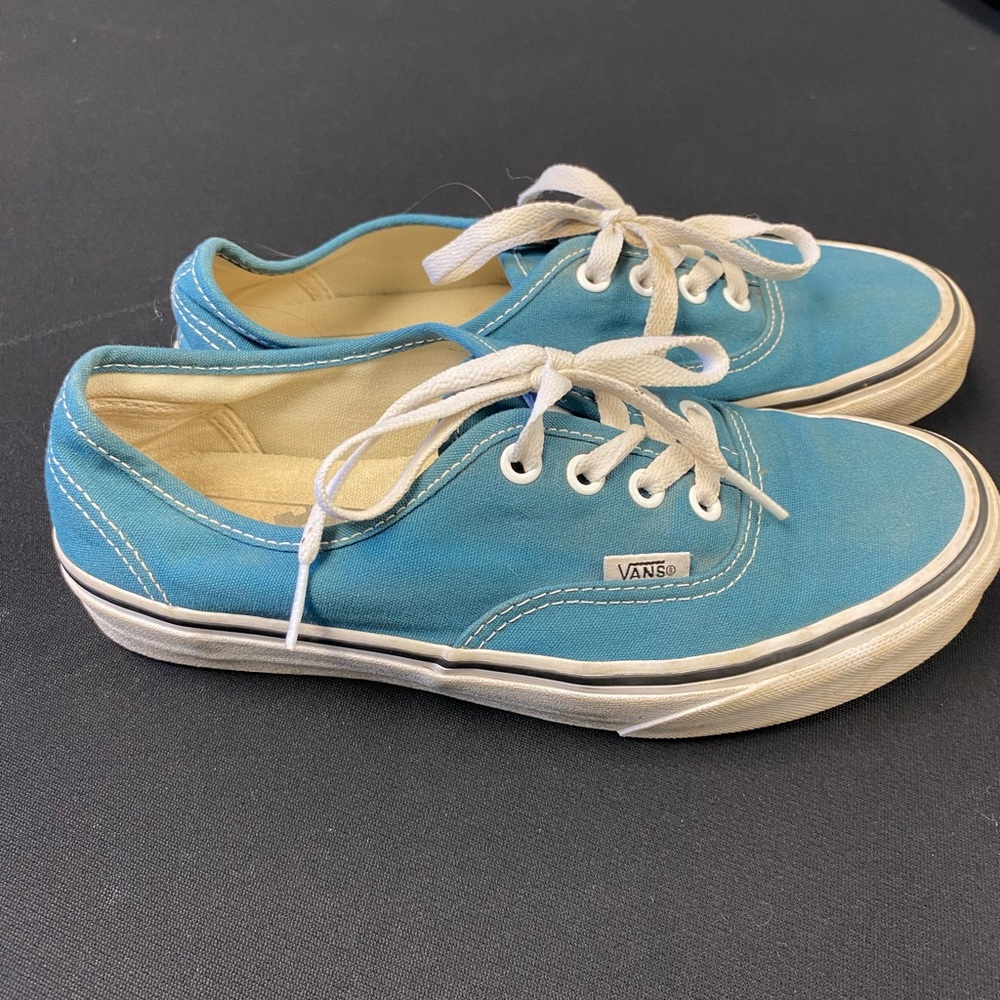 Vans - Picture 3 of 7